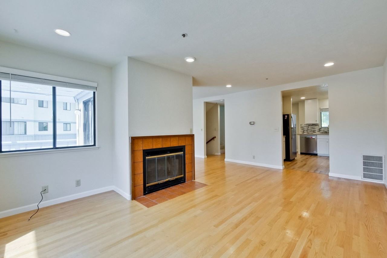 10063 Craft Dr - Photo 3 of 50