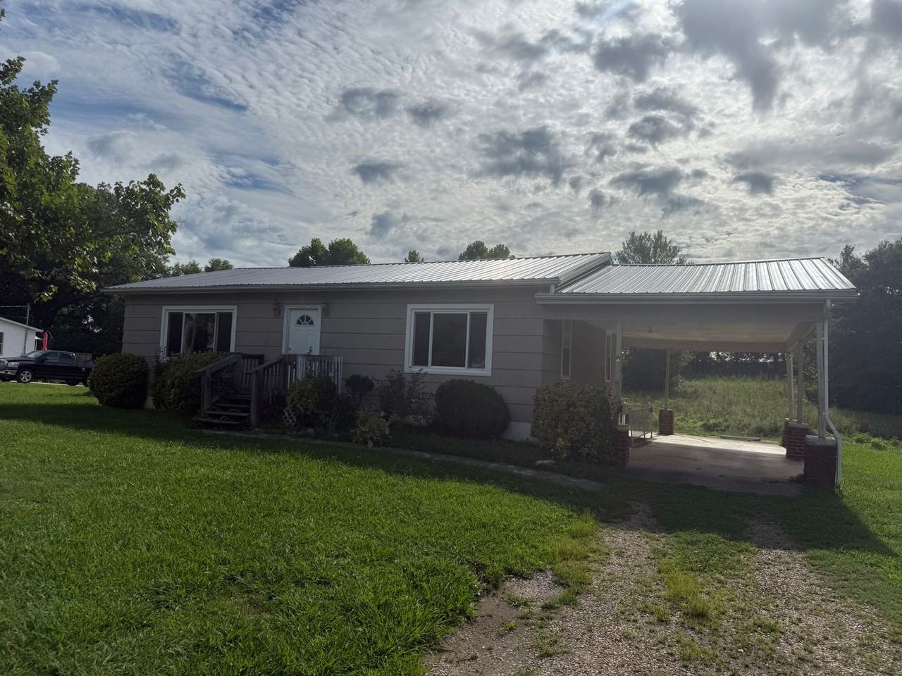 310 Bailey St - Photo 2 of 21