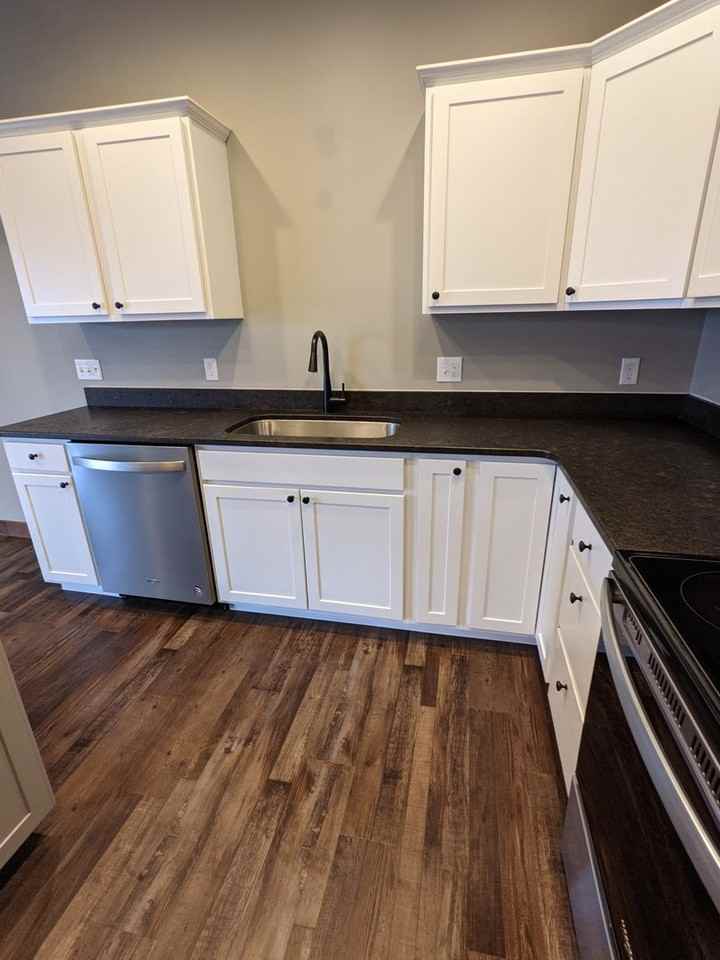 1601 Westwood Cir #C - Photo 4 of 8