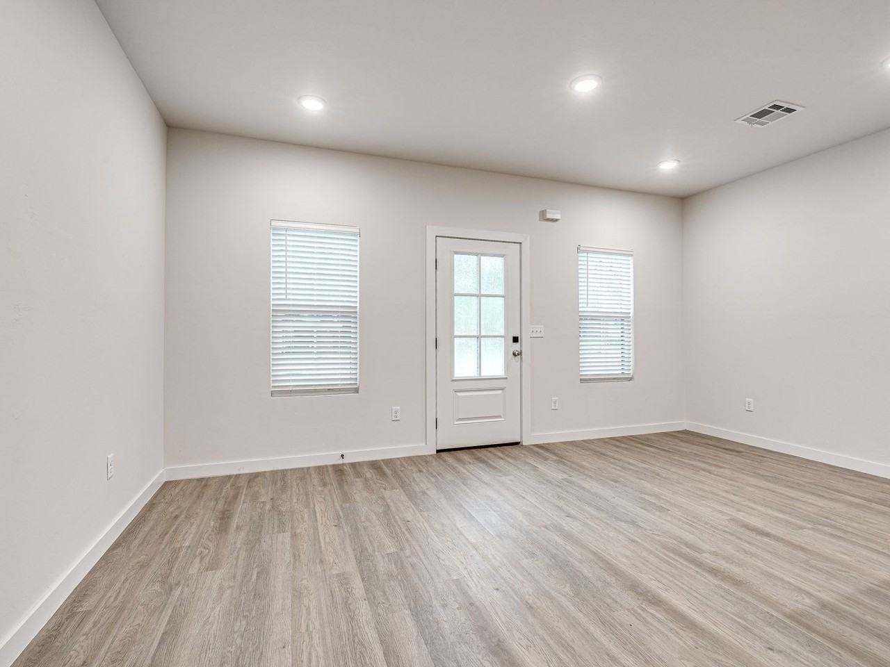 614 W 2nd St #110 - Photo 6 of 33