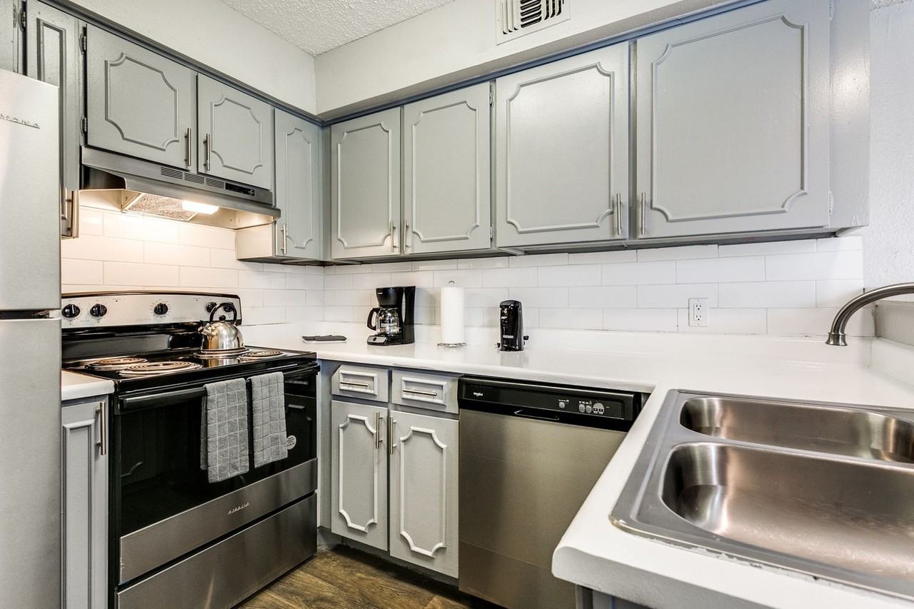 The Jackson Apartments - Photo 4 of 13