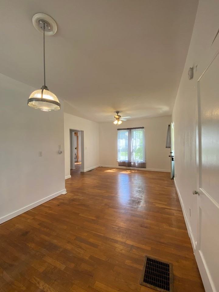 1401 West Ave - Photo 2 of 9