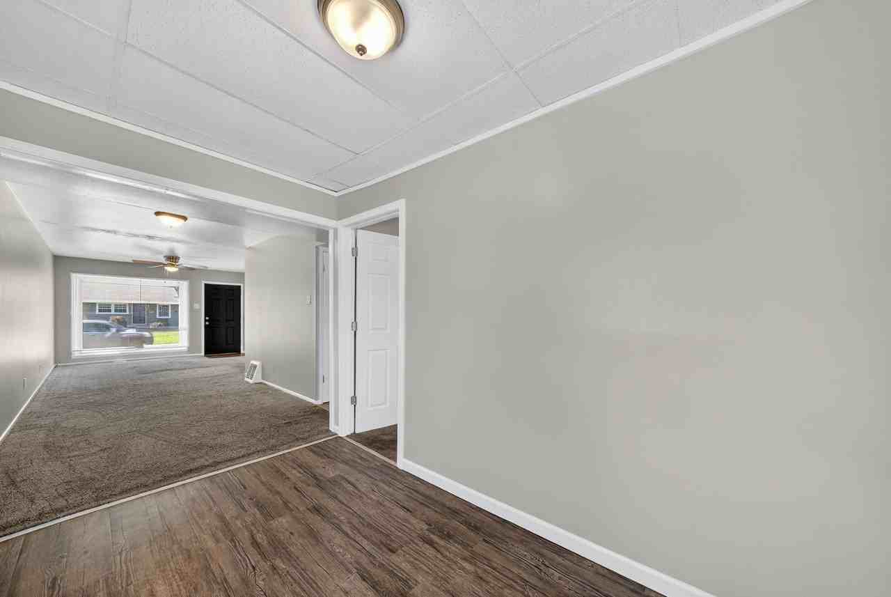 251 Midlothian Rd - Photo 4 of 33