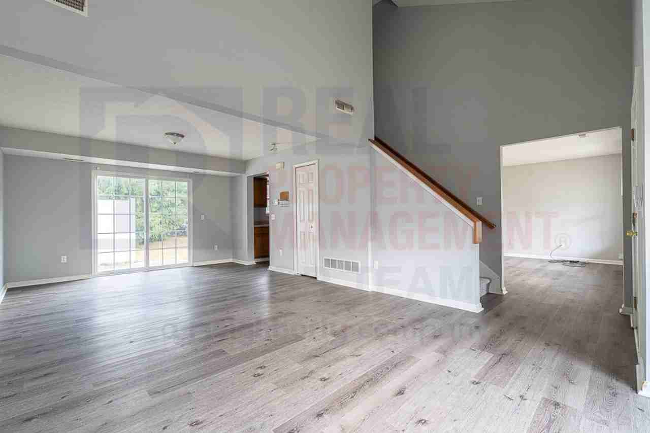 345 Teal Cir - Photo 3 of 17