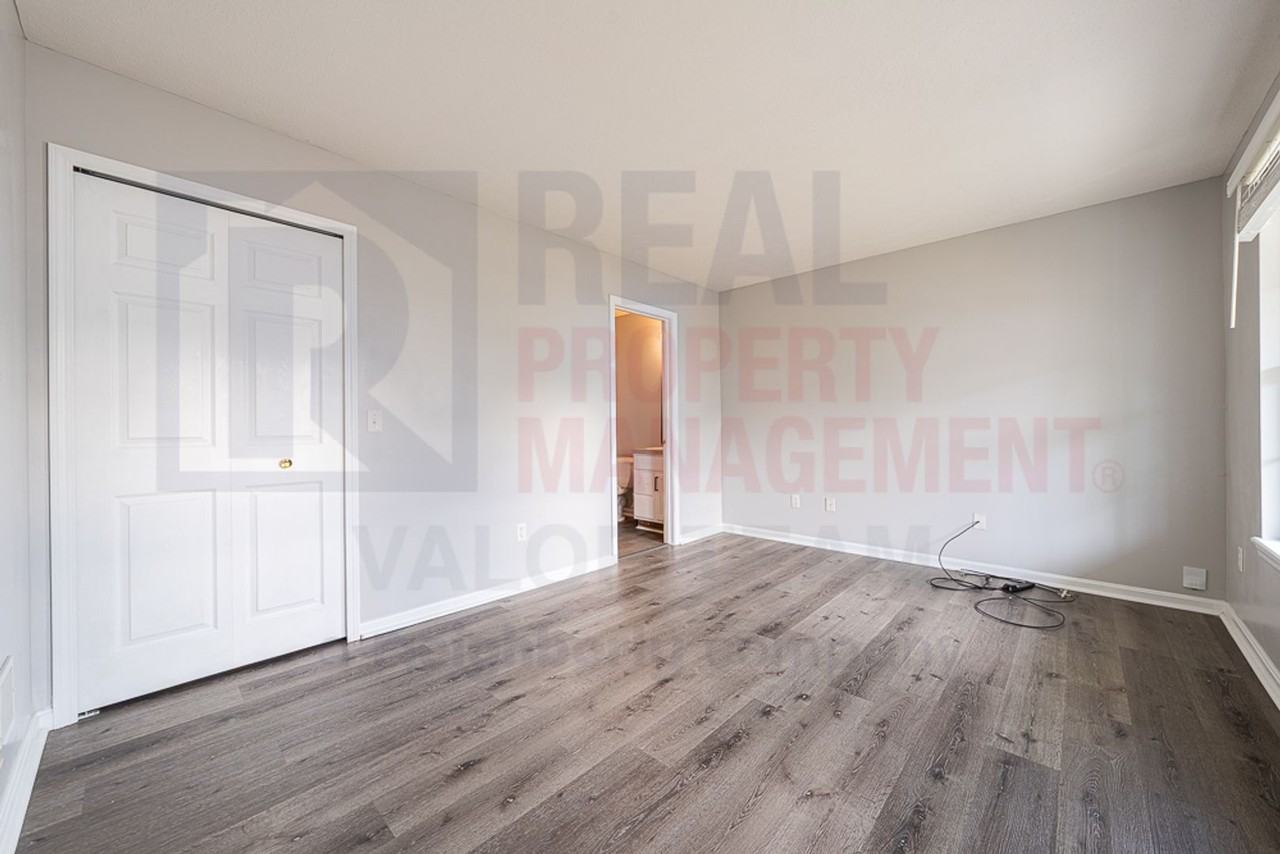 345 Teal Cir - Photo 7 of 17