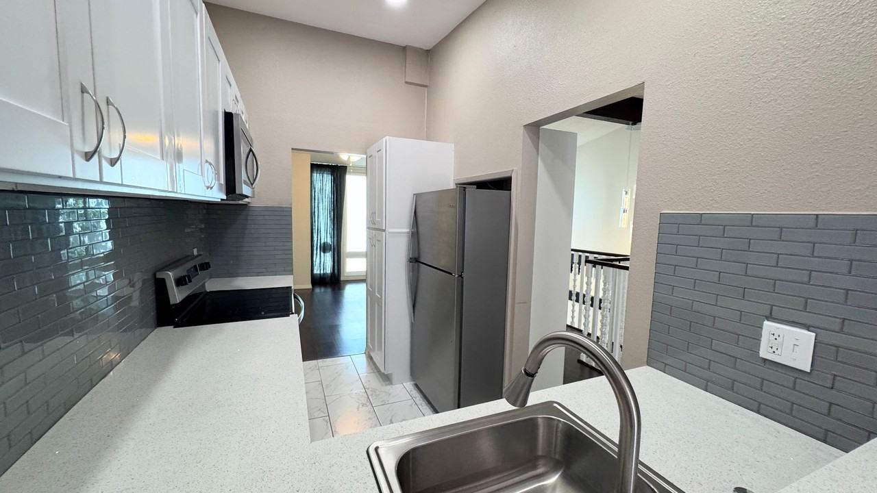 2404 Altisma Way #D - Photo 6 of 24