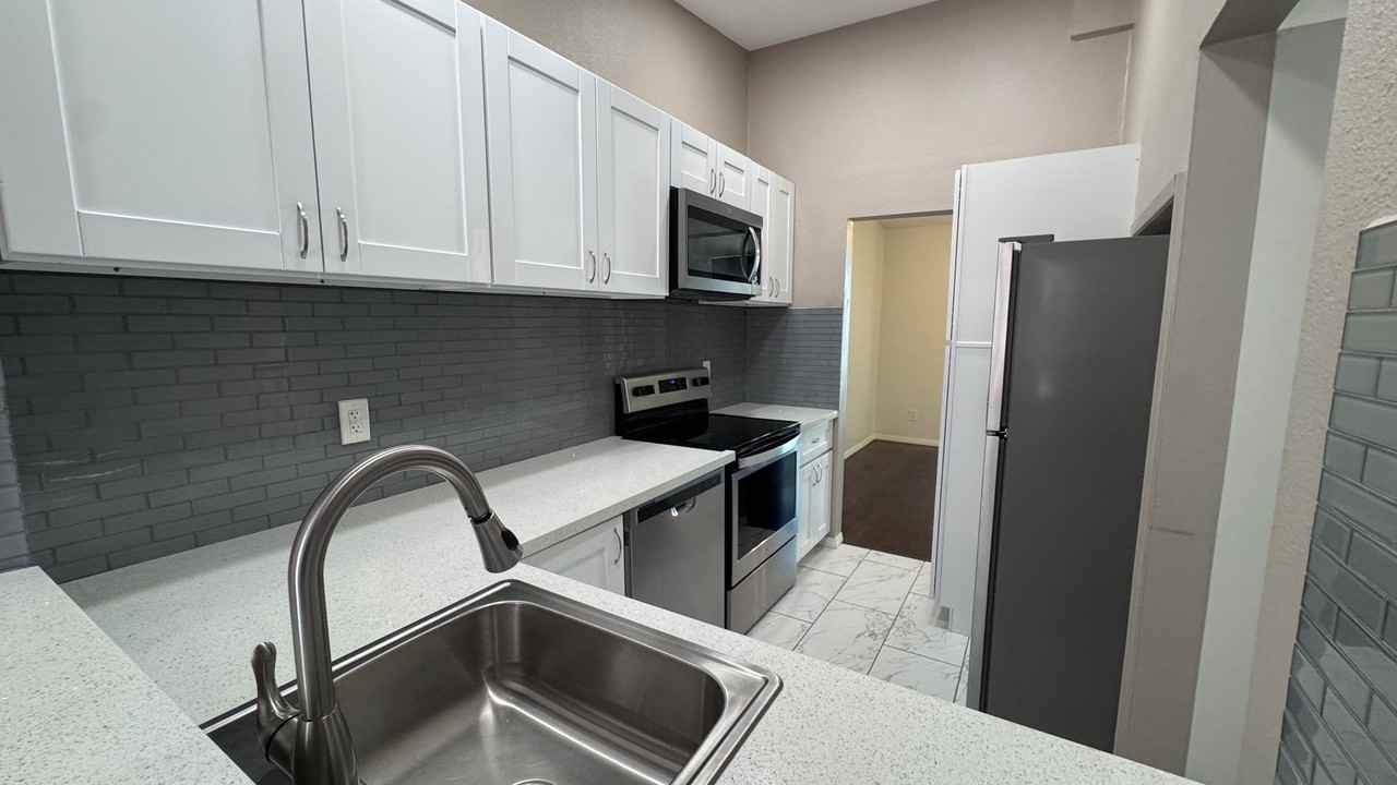 2404 Altisma Way #D - Photo 7 of 24