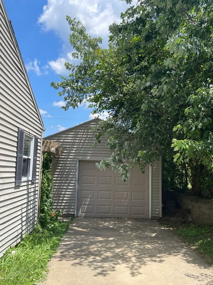 3400 Harwood St - Photo 2 of 11