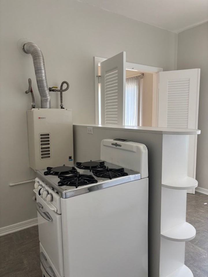 Beautiful spacious and bright apartment in the Pasadena Area - Photo 6 of 31