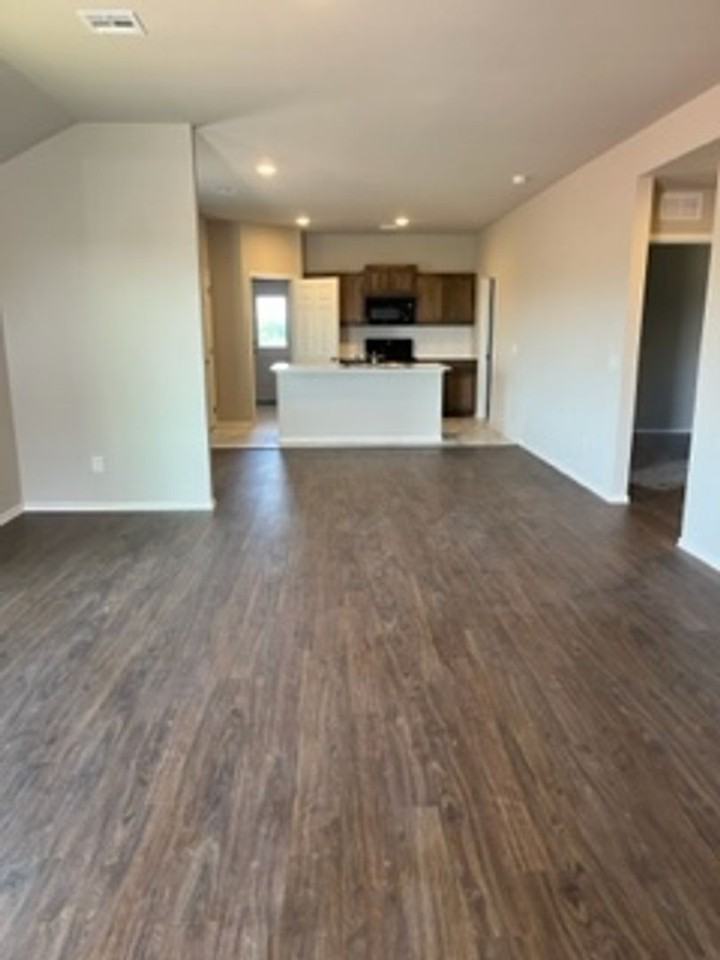 19533 Conway Dr - Photo 3 of 11