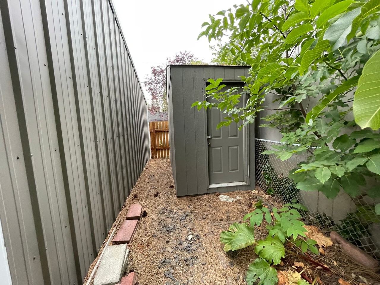 5817 N Washington St - Photo 5 of 12