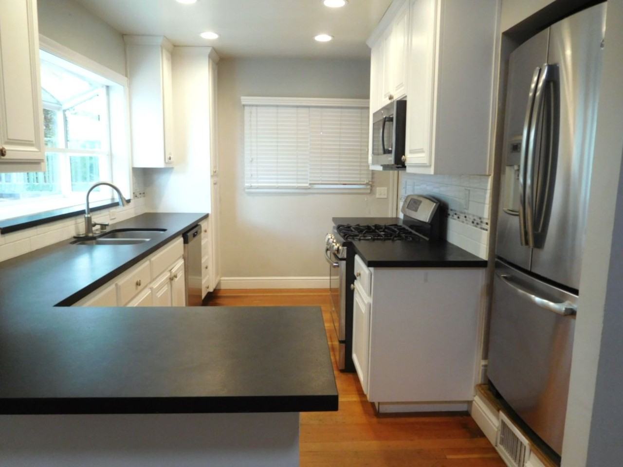 801 Washington St - Photo 7 of 19