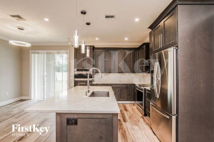 6702 Cocos Dr - Photo 3 of 15