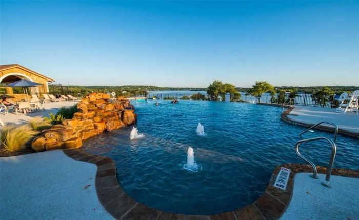 8205 Prairie Rye Dr - Photo 2 of 16