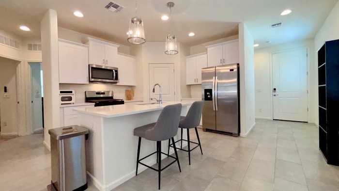 6948 W Jadewood Ln - Photo 3 of 21