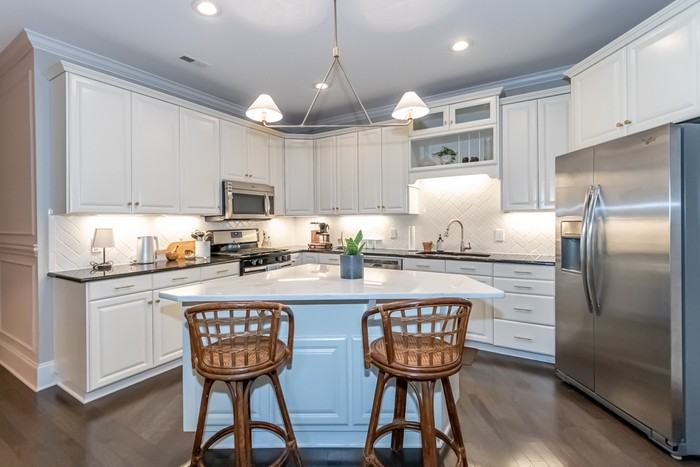 2304 Cumberland Ave - Photo 2 of 16