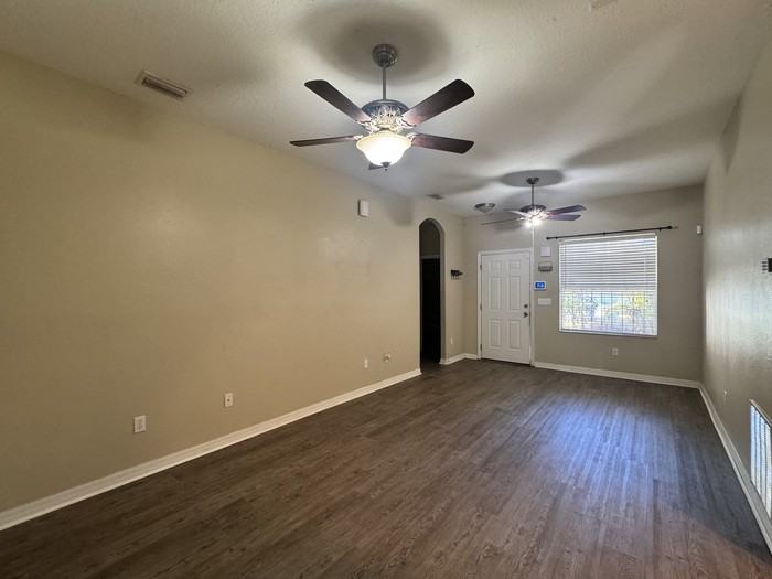 2605 E 28th Ave - Photo 3 of 38