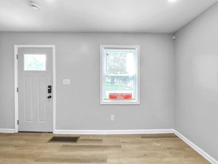 2802 Vanderberg Ave - Photo 3 of 20