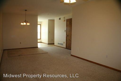 1419 SE 8th St - Photo 3 of 13