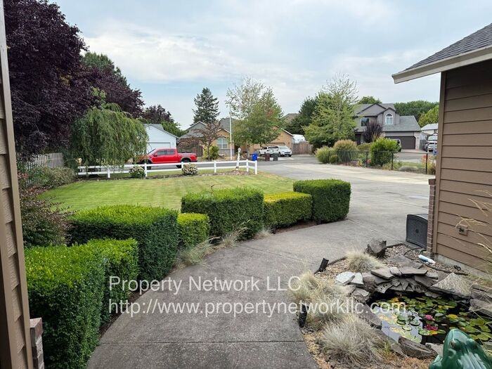 4090 Ne 218th Ave - Photo 3 of 25