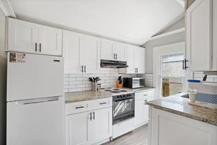 117 94th Ave #B - Photo 1 of 1