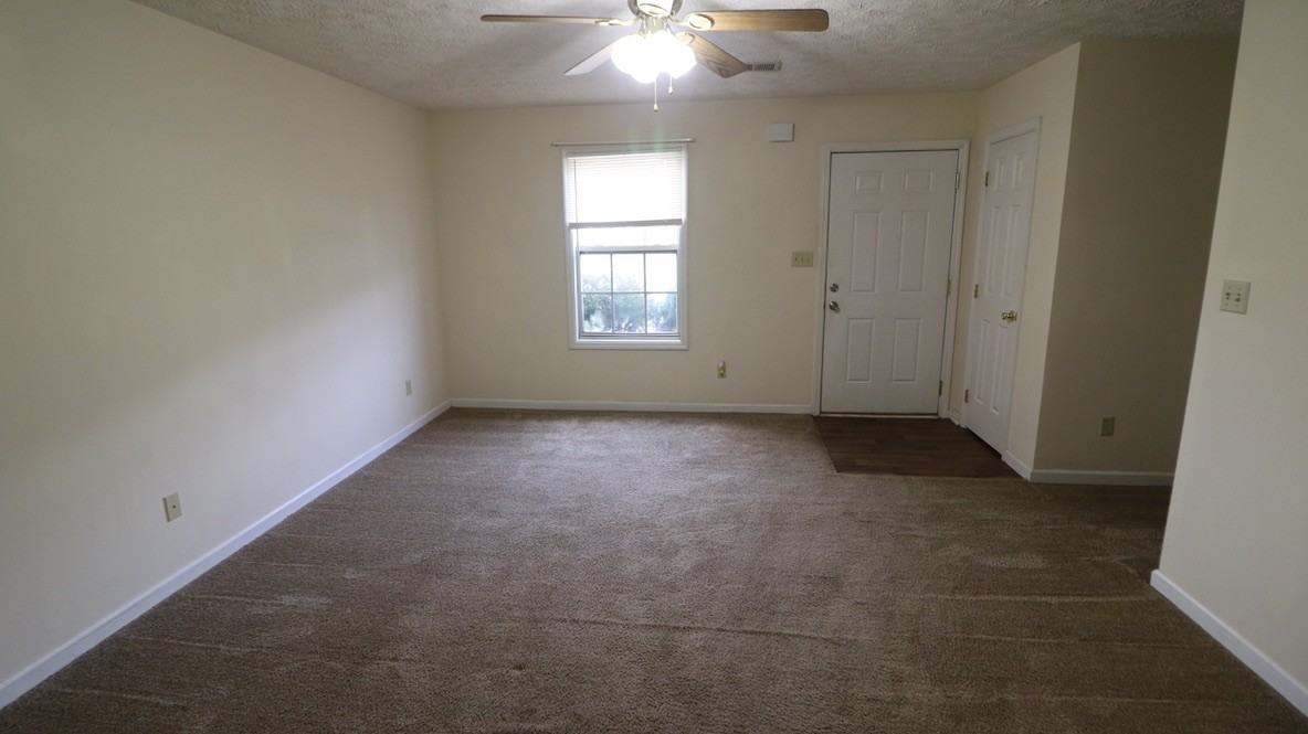 144 Jason Cir - Photo 3 of 19