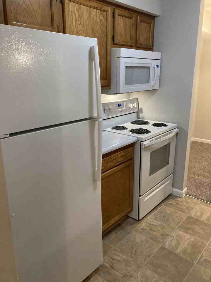 556 Aspen Glen Dr #801 - Photo 2 of 8