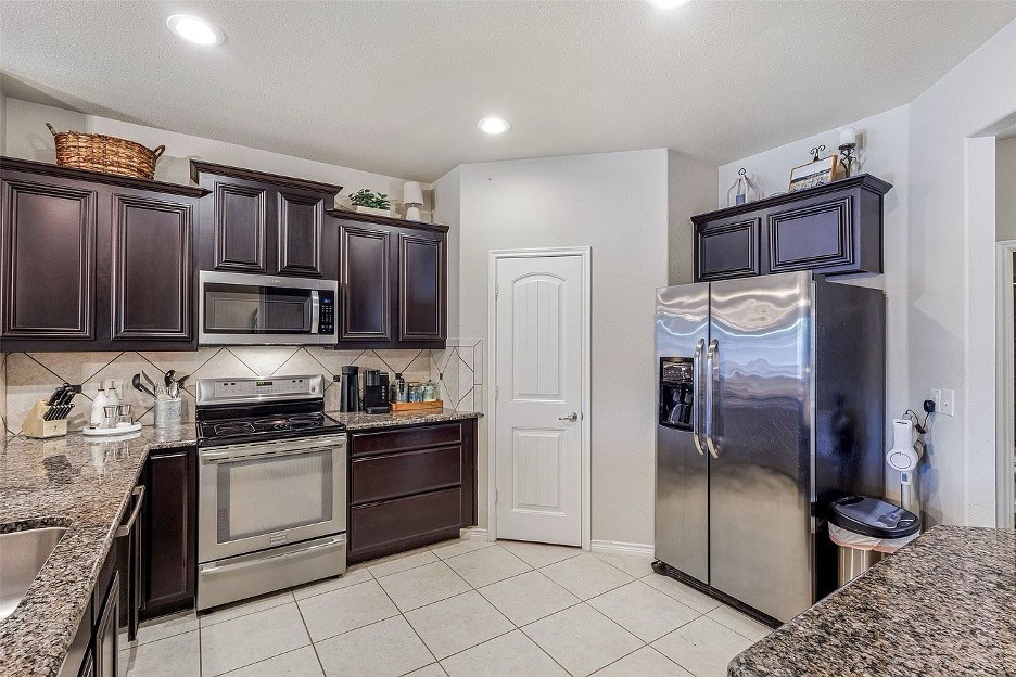 714 Lone Star Ct #NA - Photo 2 of 16