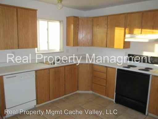 1765 N 200 E 15C - Photo 3 of 9