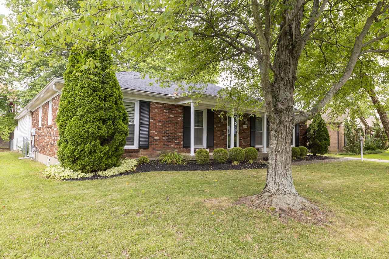 2901 Creekside Dr #NA - Photo 3 of 31