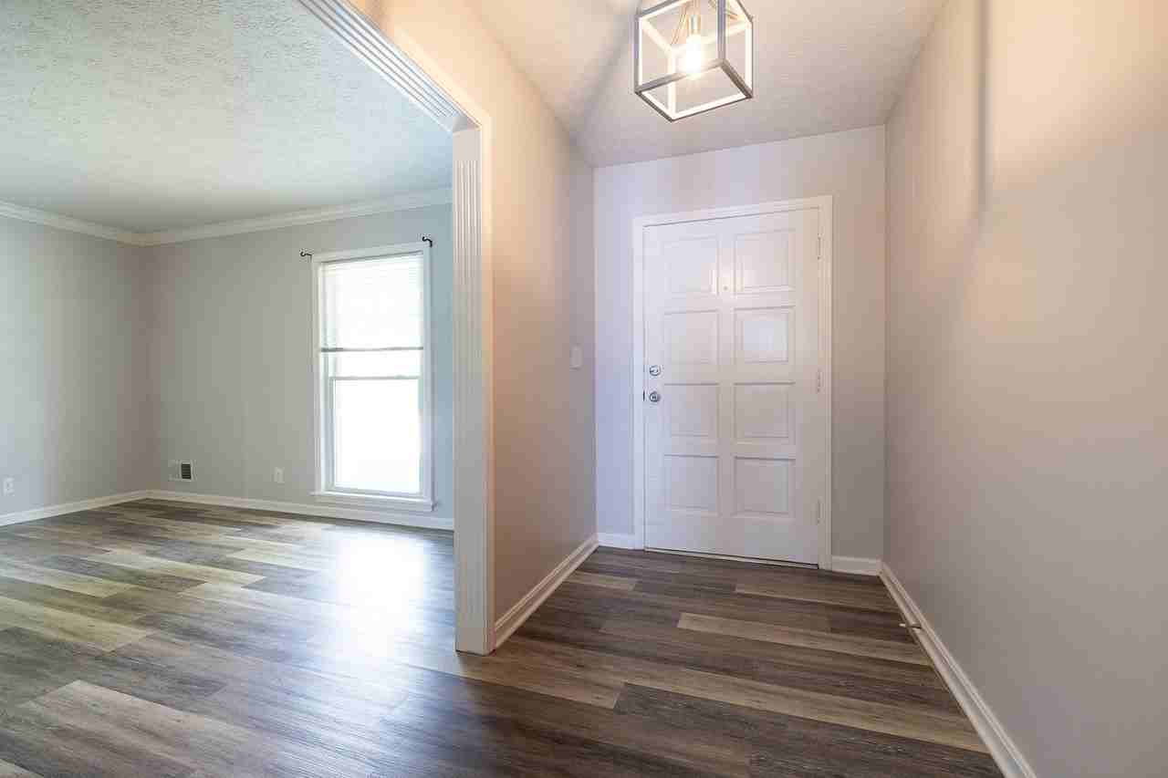 2901 Creekside Dr #NA - Photo 4 of 31