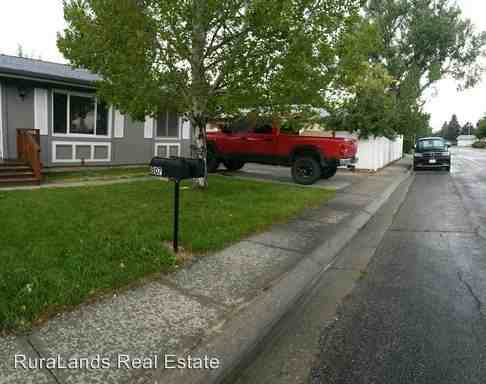 807-809 North Pointe Circle - Photo 2 of 4