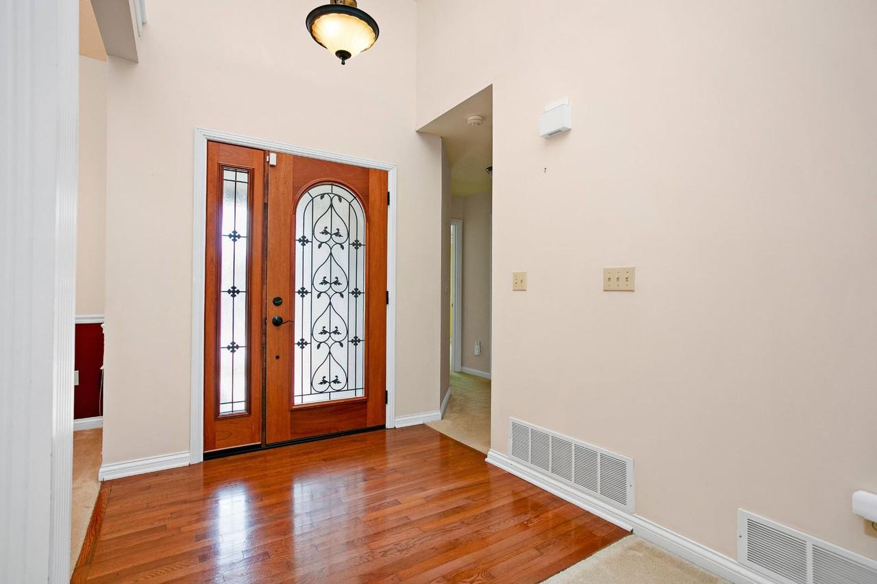 415 Nevis Dr - Photo 2 of 16