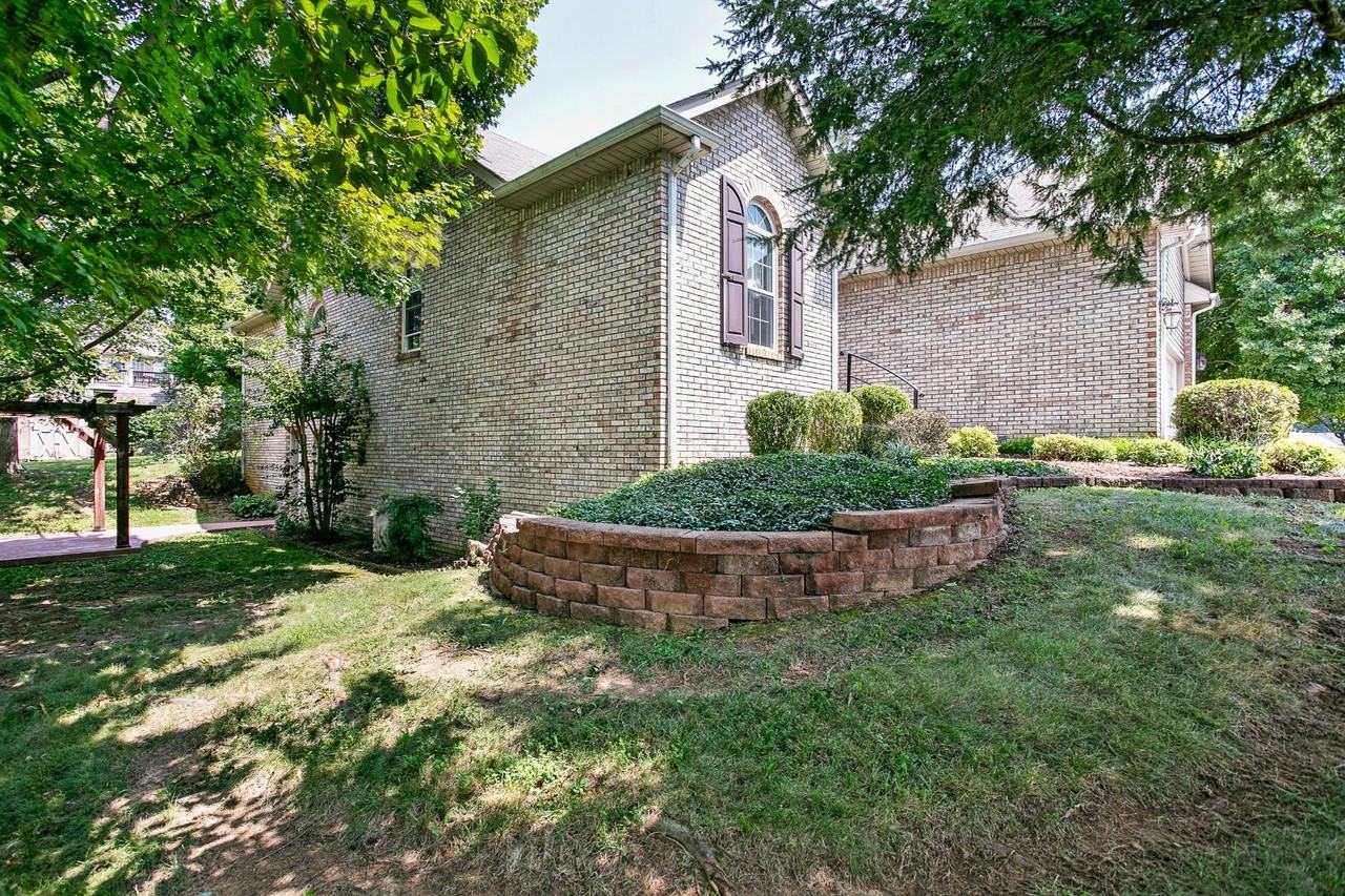 415 Nevis Dr - Photo 7 of 16