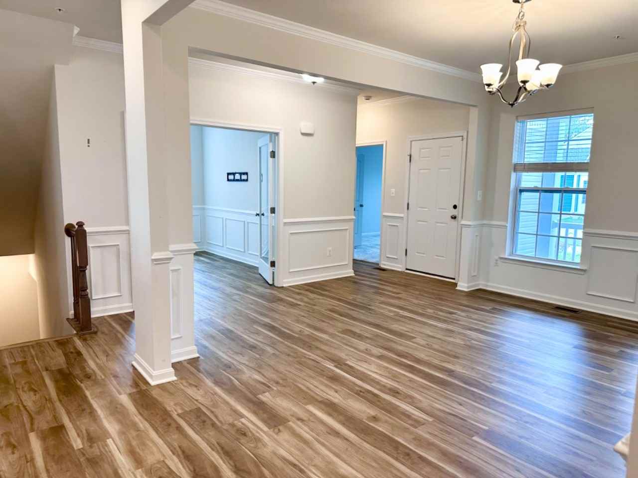 41535 Fairwood Ct - Photo 3 of 11