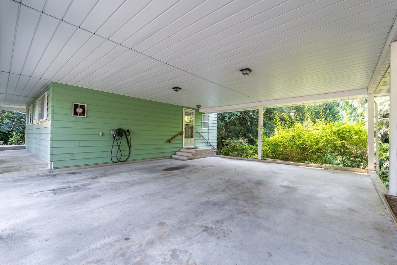 23140 136 Avenue - Photo 3 of 40