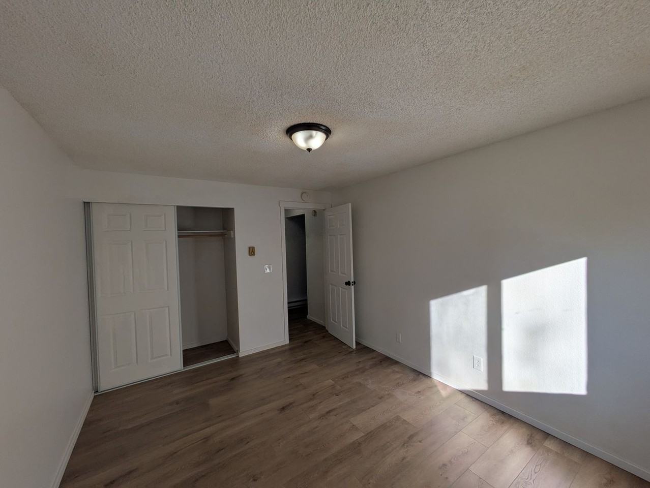 2328 Queen St #7 - Photo 6 of 9