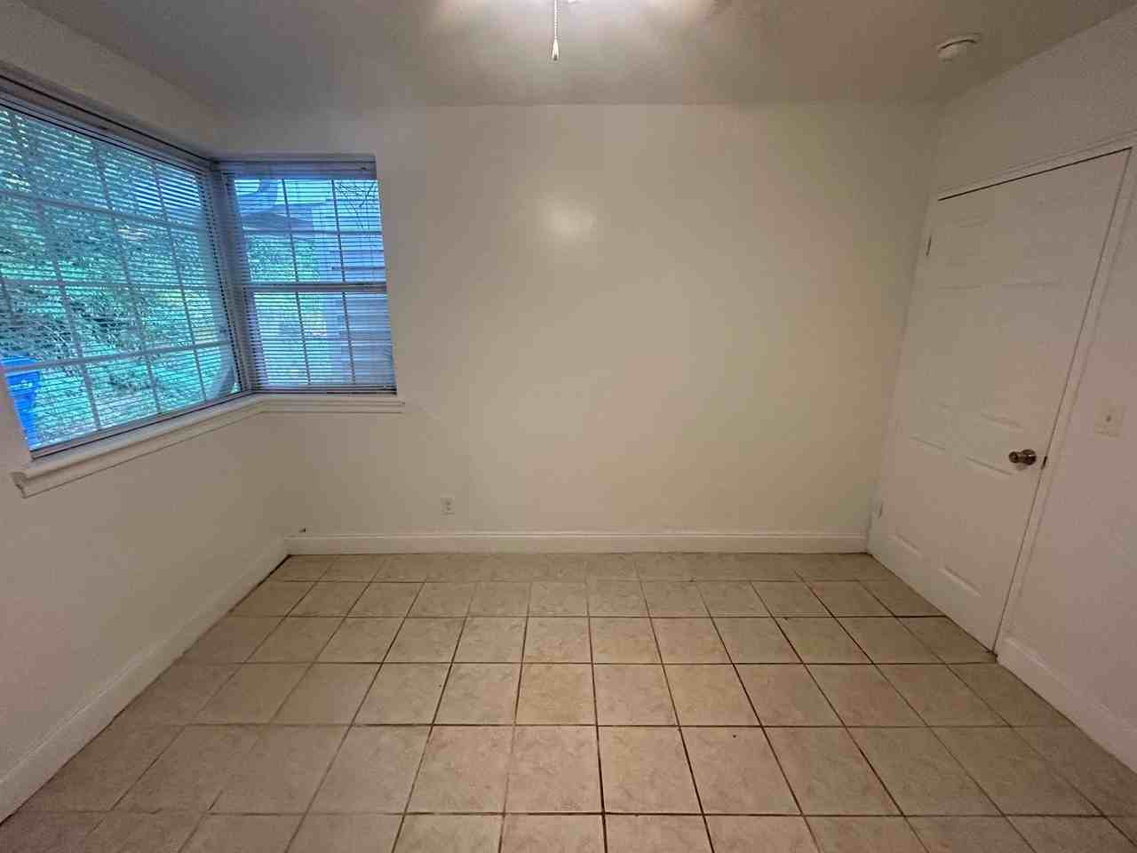 403 Waccamaw Ave - Photo 4 of 11