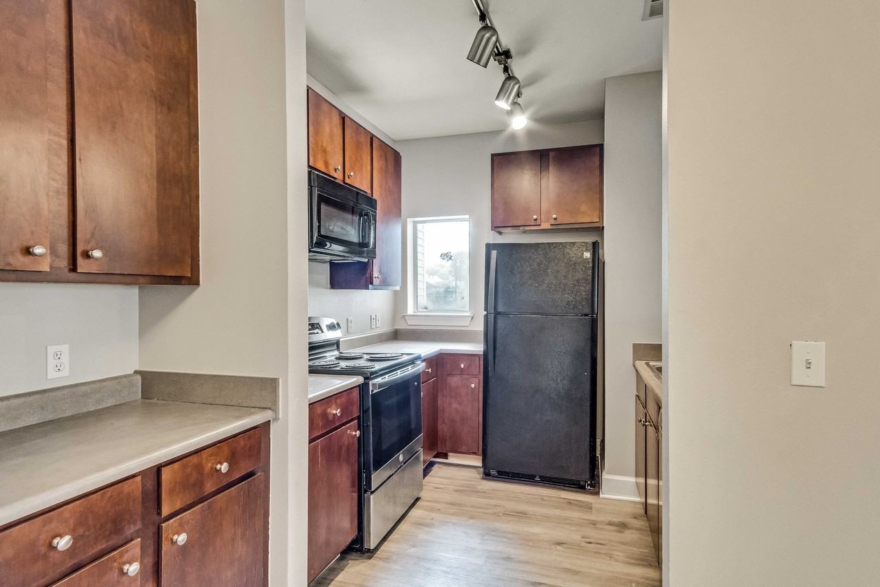 1901 Crossing Pl - Photo 7 of 19