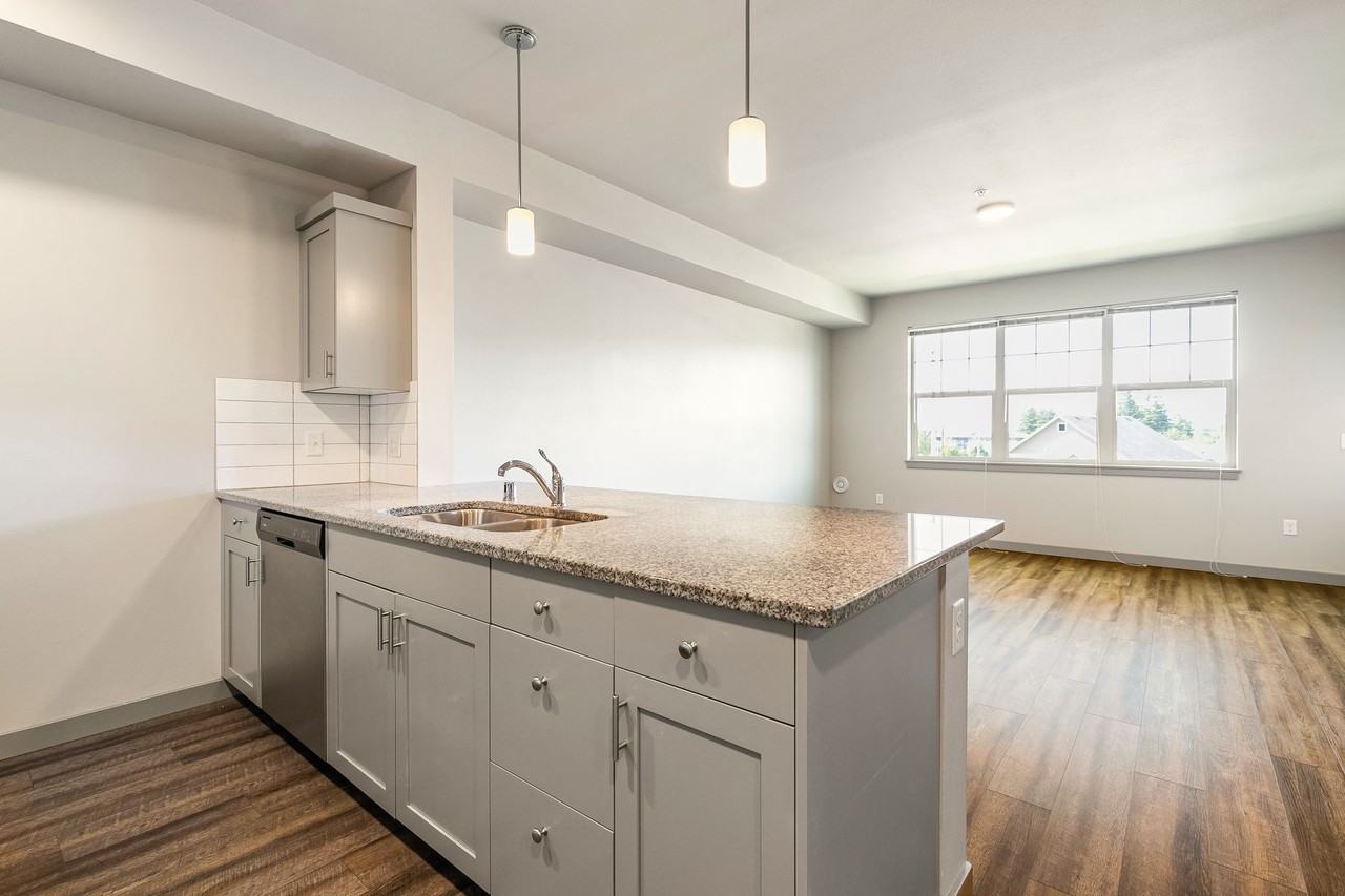 Find your dream home at Prince Avenue Apartments! Offering 1, 2, 3, and 4 bedroom Units! - Photo 4 of 6