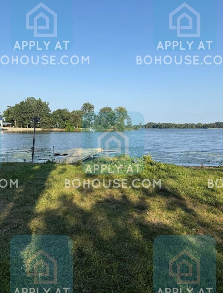 1630 Lilac Ln - Photo 2 of 22