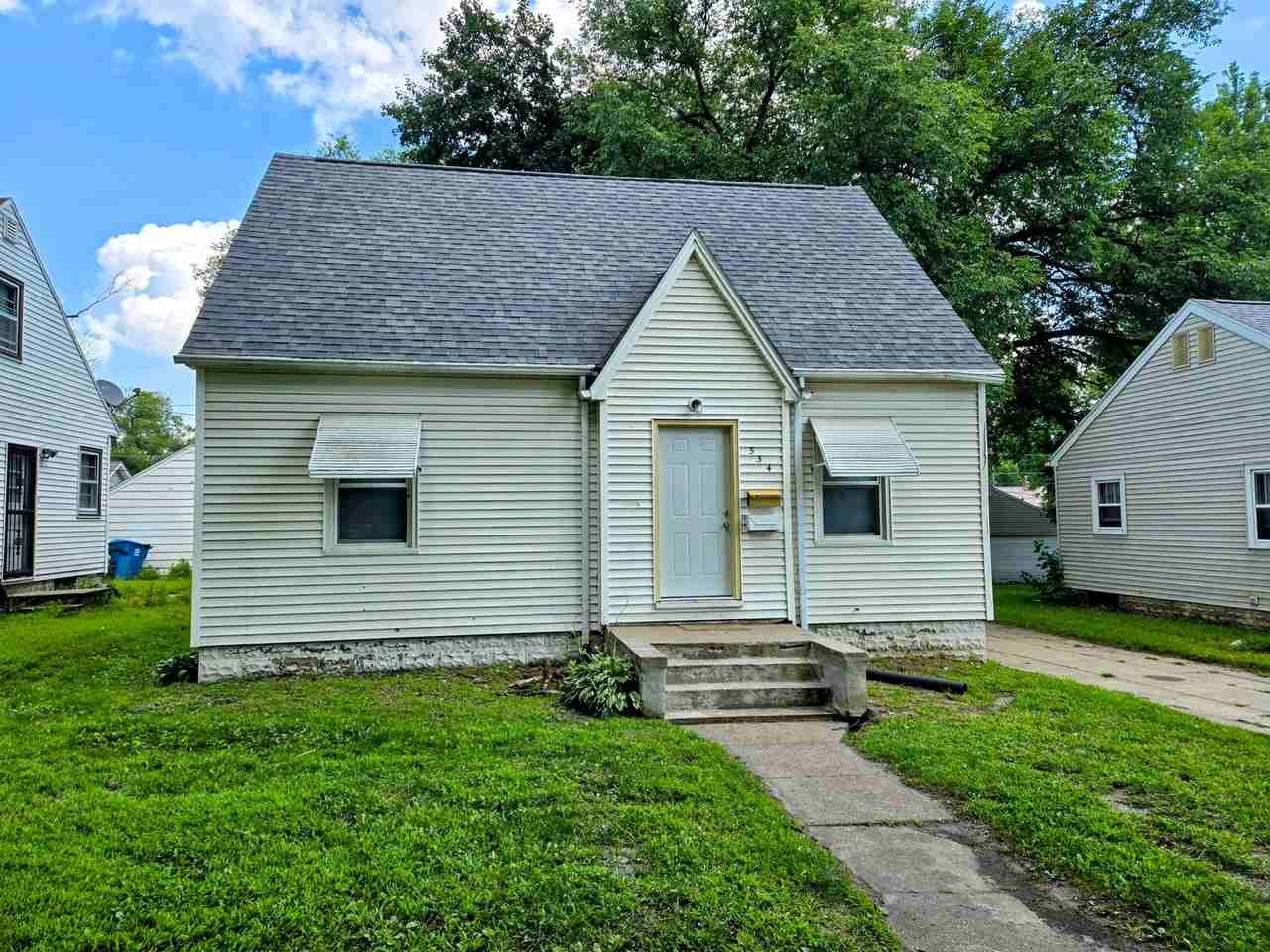 534 Hope Ave - Photo 2 of 17