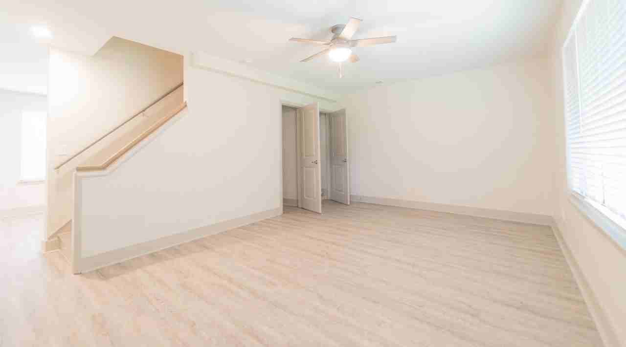 Emory Woods Apartments - Photo 7 of 18