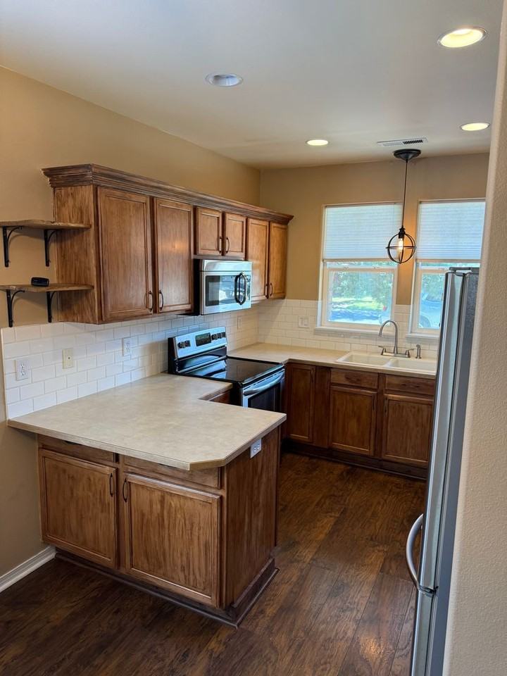 20052 Mount Hope Ln - Photo 3 of 28