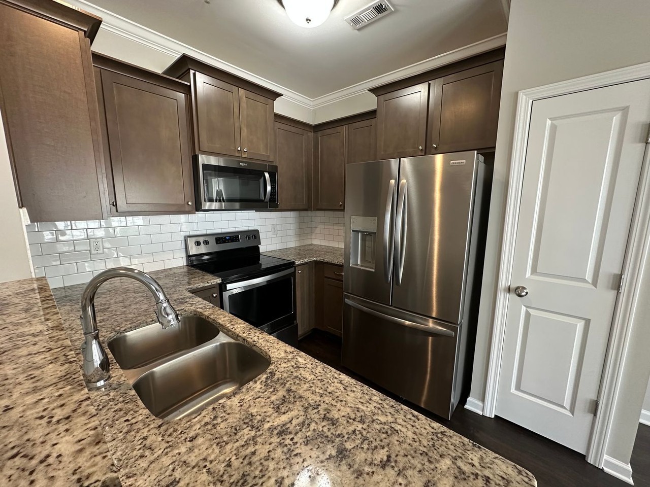 116 Bergen Dr - Photo 5 of 17