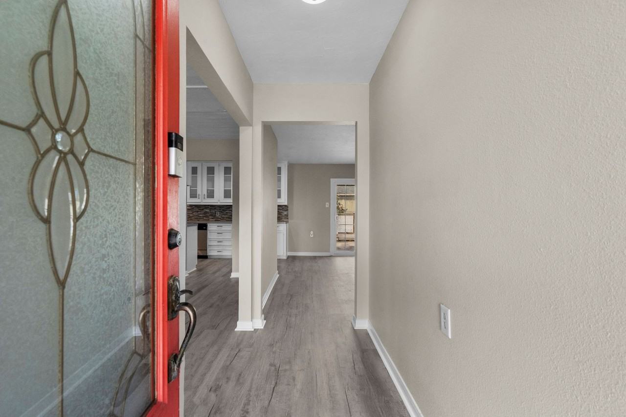 3320 80th St - Photo 2 of 27