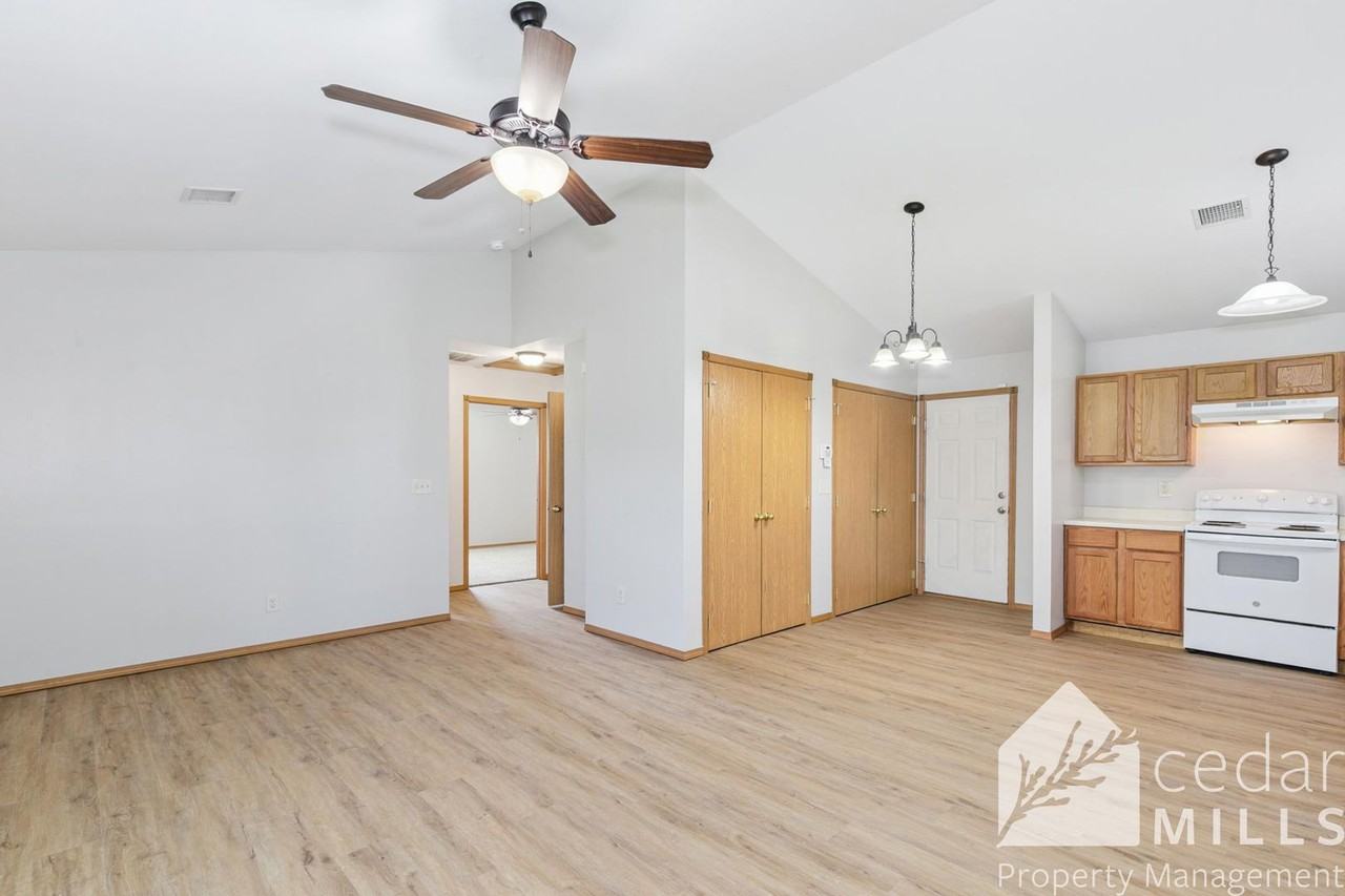 4412 S Victoria Ave - Photo 2 of 14