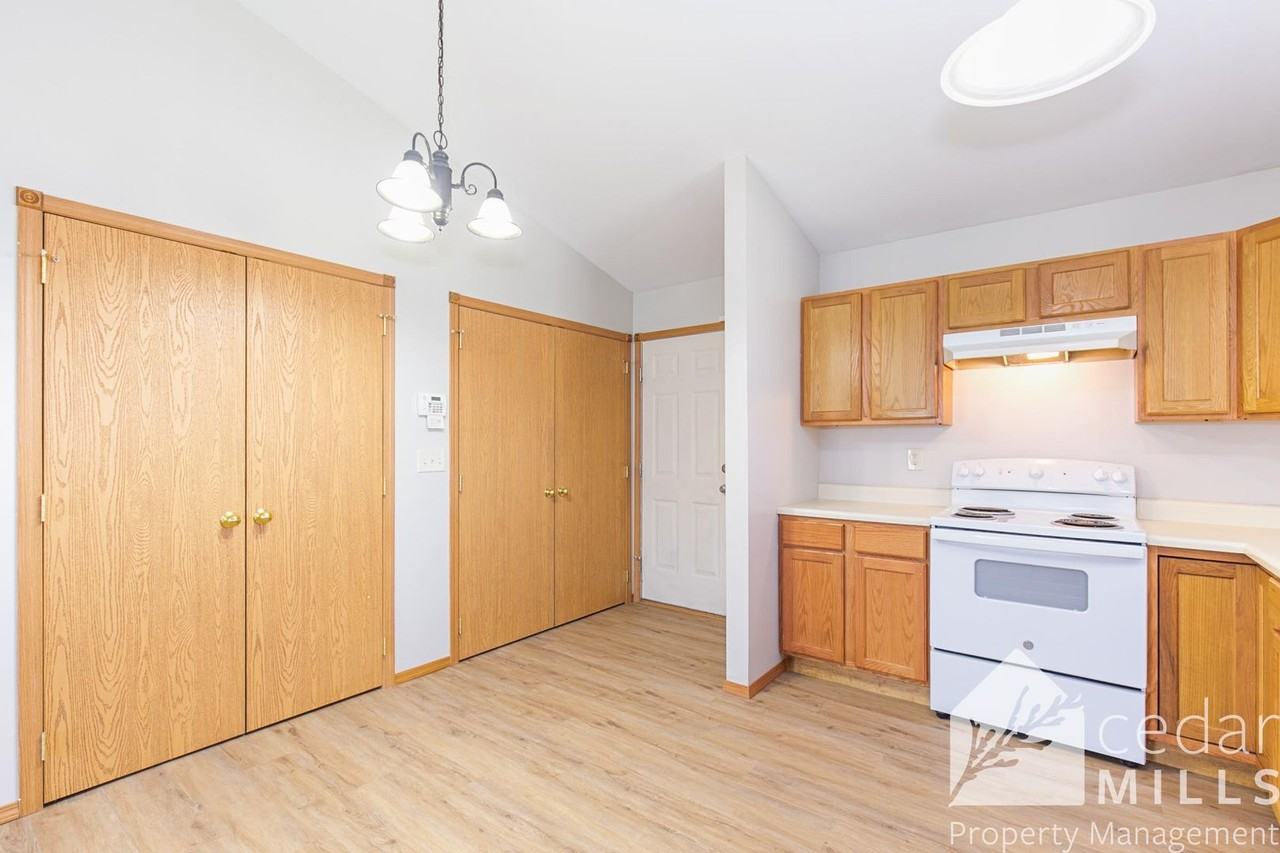 4412 S Victoria Ave - Photo 3 of 14