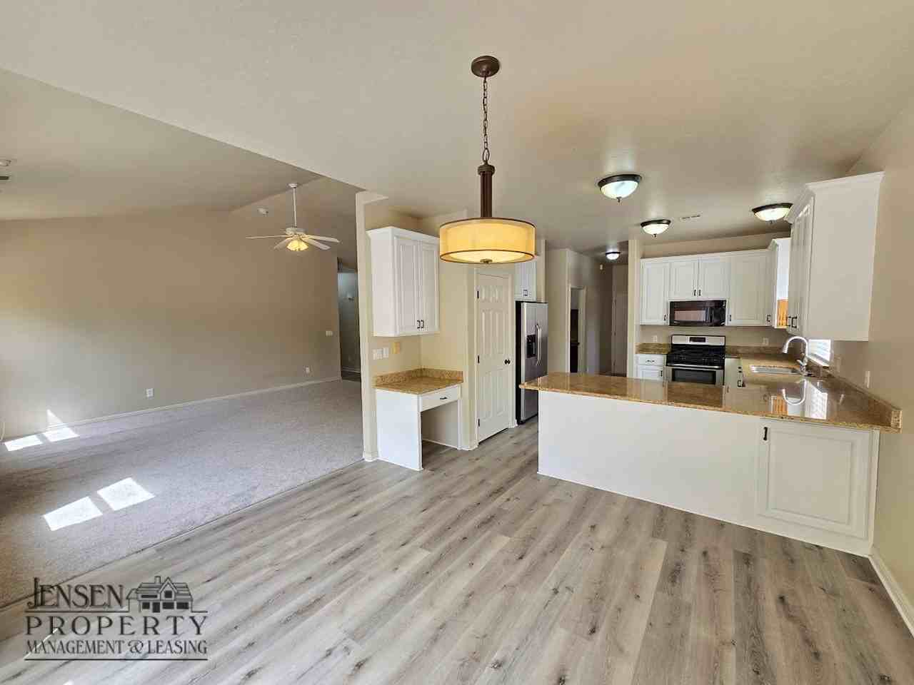 1209 N 1610 West Cir - Photo 3 of 31