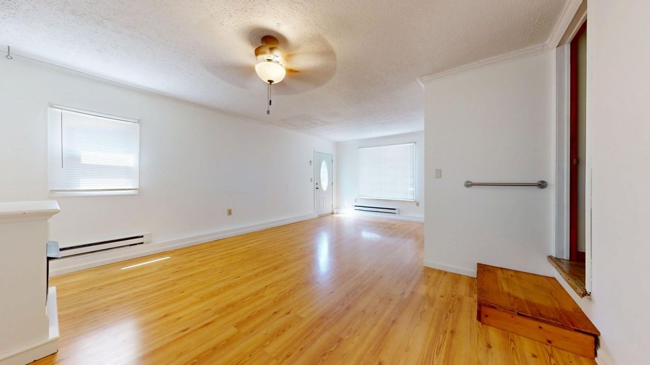 972 Reed Rd - Photo 2 of 14